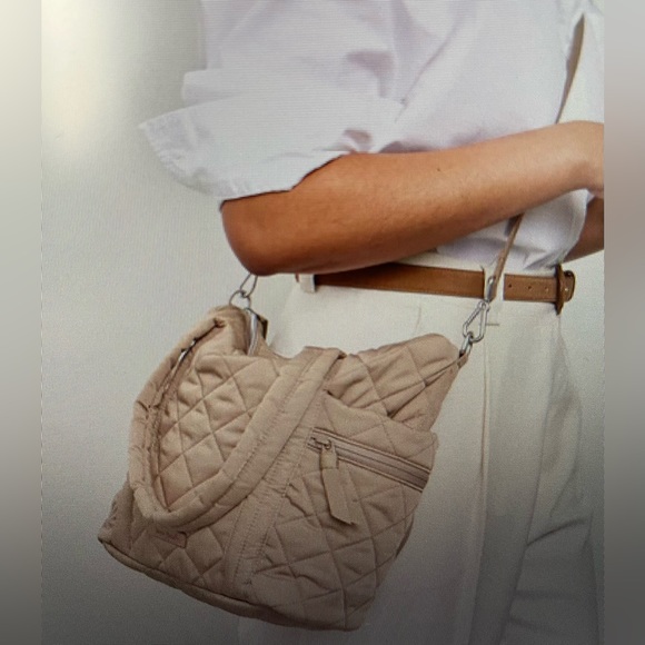 New with tags Vera Bradley Small Multi Strap Tote Bag in Meadowlark Tan - Picture 7 of 13